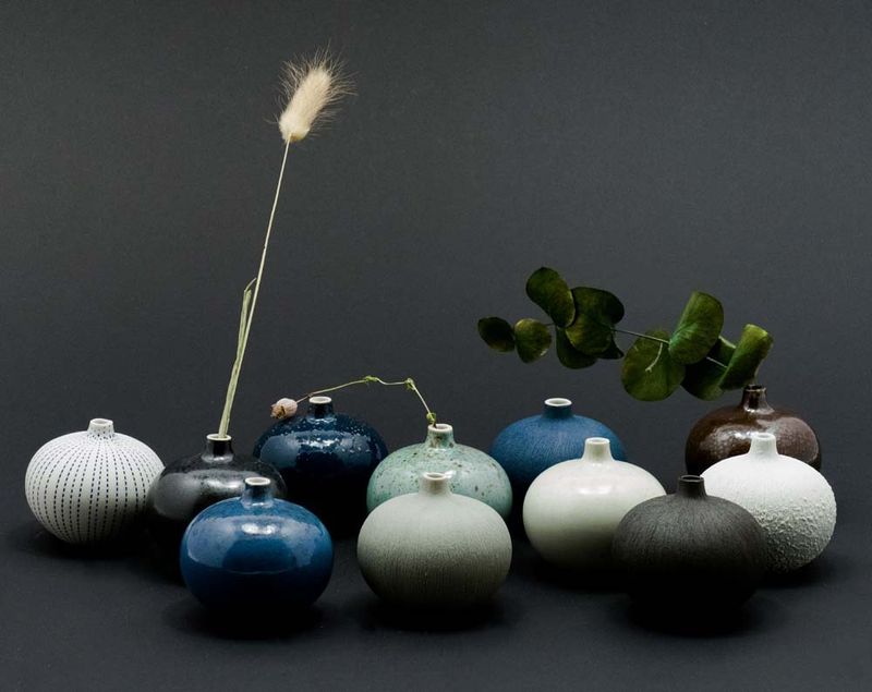 Vase Bari, Small – Freckles White 