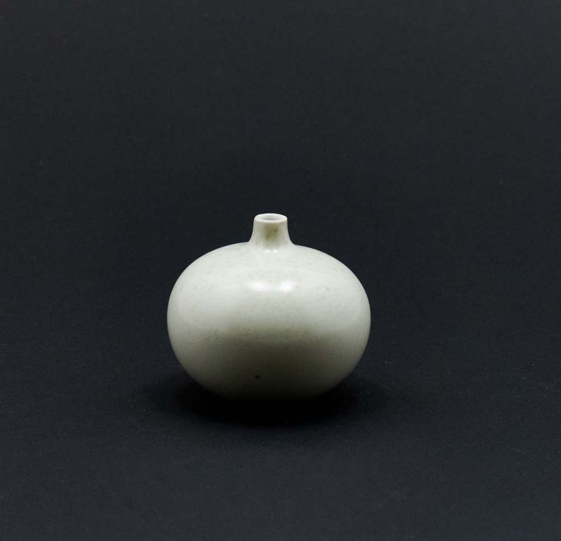 Vase Bari, Small – Freckles White 