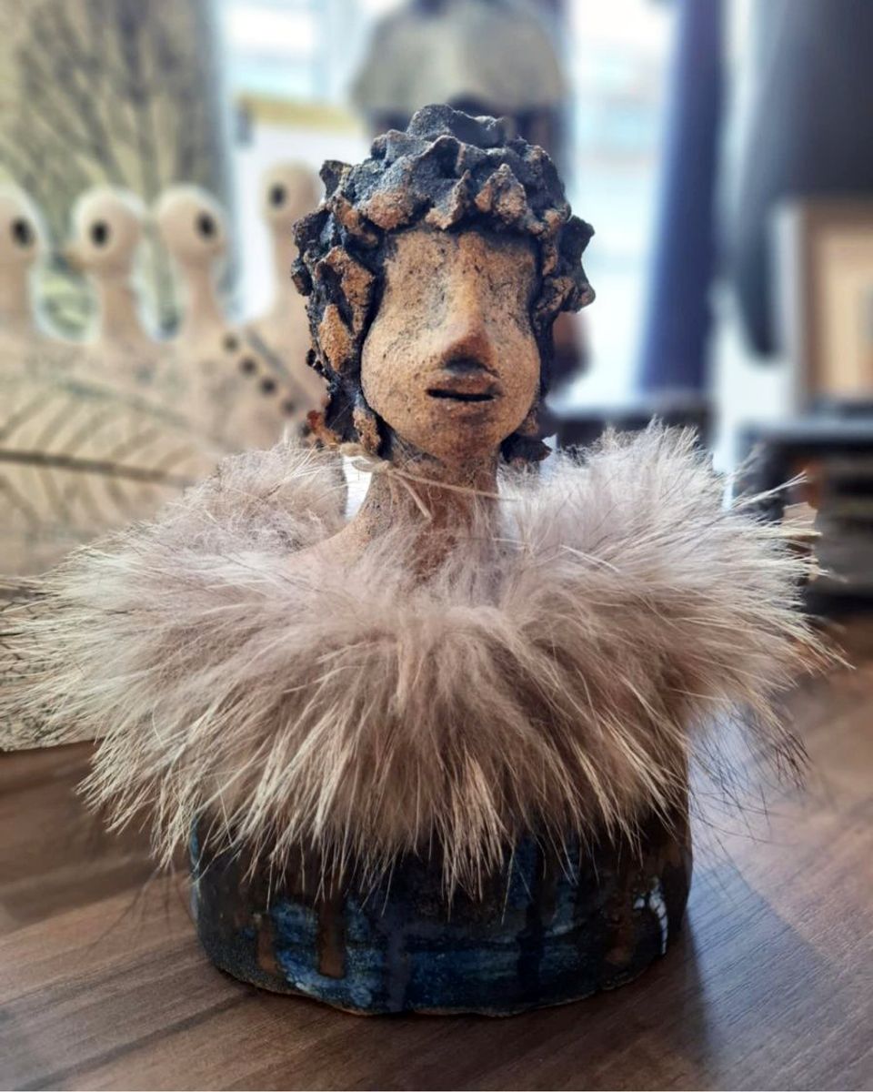 Byste i blått med pelskrage Nr. 189