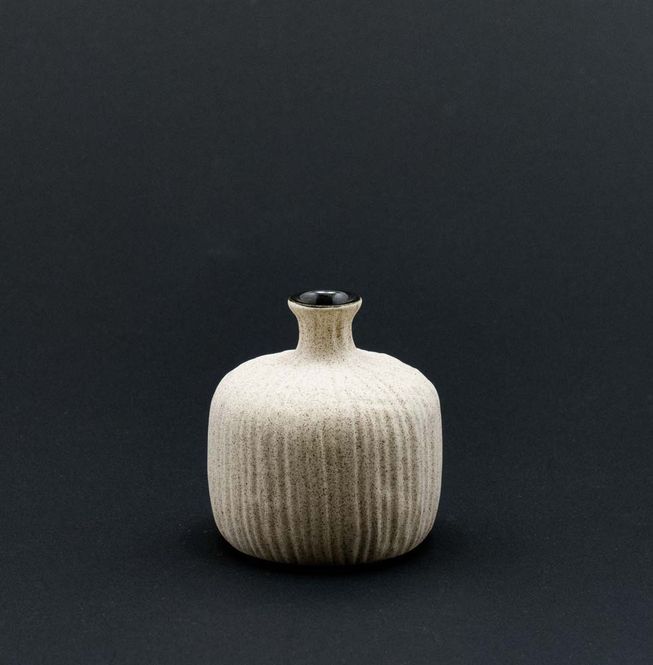 Hovedbilde Vase New Bottle, Small – SandLight Stripe