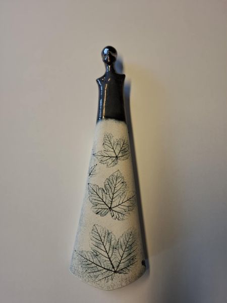 Hovedbilde Tre blad i svart, veggskulptur Nr.184