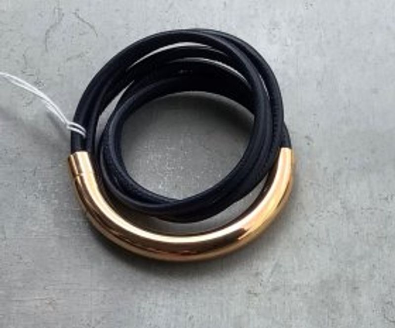 QU armbånd sort